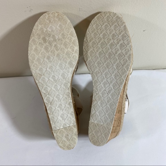 Tommy Bahama Women’s 8 Naira wedge sandals White. - Picture 7 of 8